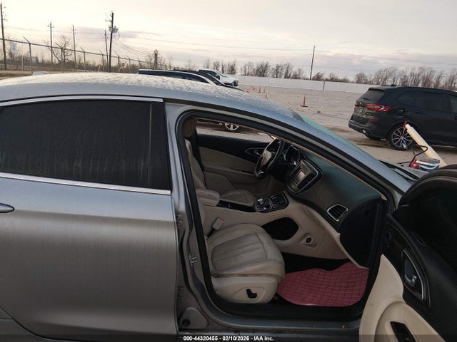 Chrysler 200 C 2015 1C3CCCCB7FN520537 Image 5