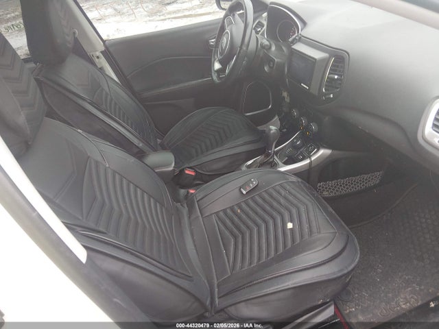 2018 JEEP COMPASS 3C4NJDBB5JT176586 Photo 4