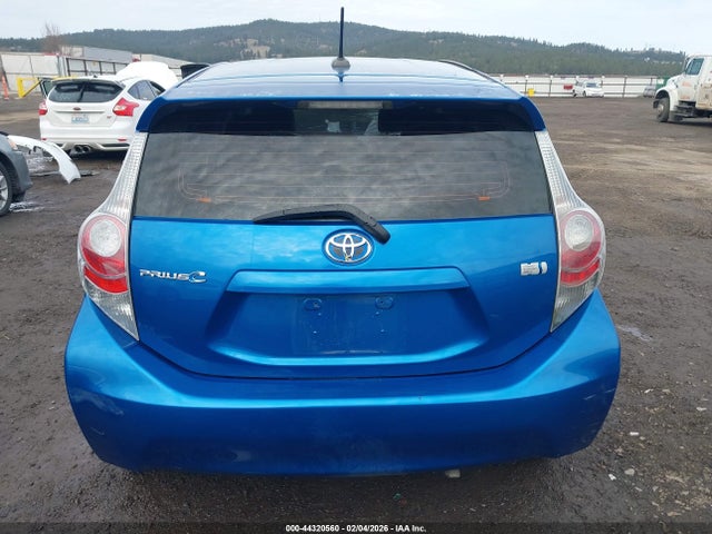JTDKDTB31E1059467 Toyota Prius C Four
