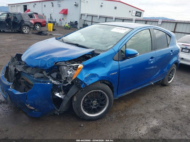 JTDKDTB31E1059467 Toyota Prius C Four