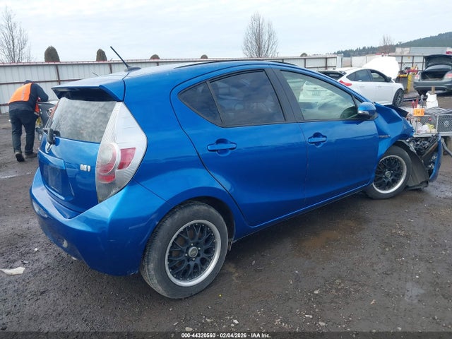 JTDKDTB31E1059467 Toyota Prius C Four