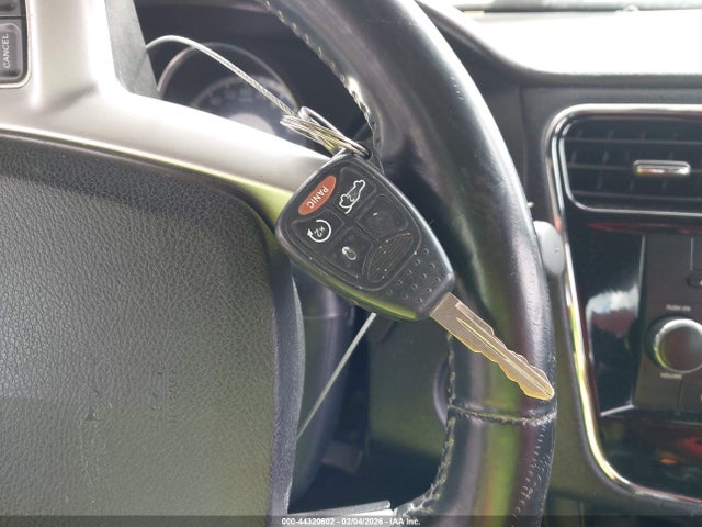 Продаж на аукціоні авто 2013 Chrysler 200 Limited, vin: 1C3CCBCG3DN737716, номер лоту: 44320602