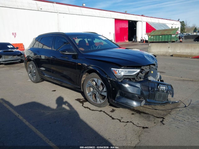 2022 AUDI E-TRON WA1AAAGE1NB005657