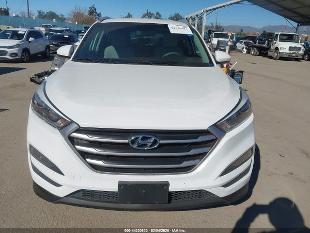 KM8J33A43JU814437 Hyundai TUCSON SEL