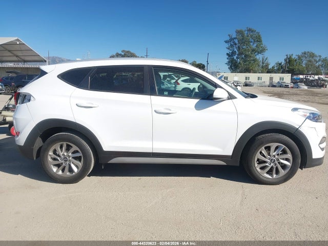 KM8J33A43JU814437 Hyundai TUCSON SEL