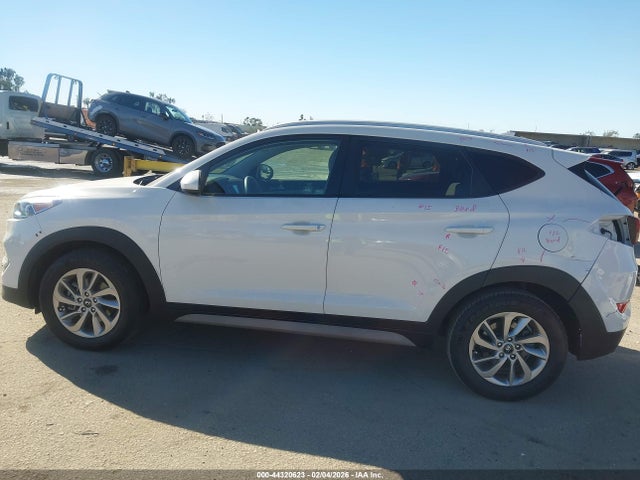 KM8J33A43JU814437 Hyundai TUCSON SEL