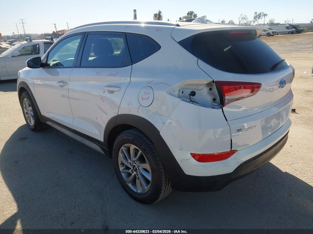 KM8J33A43JU814437 Hyundai TUCSON SEL