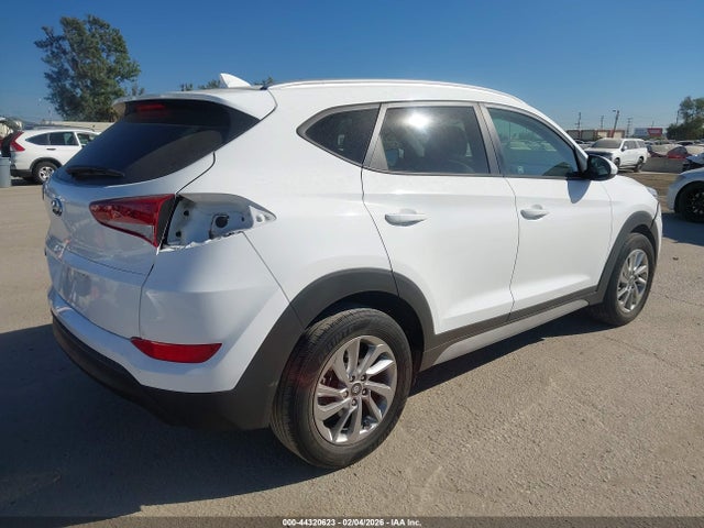 KM8J33A43JU814437 Hyundai TUCSON SEL
