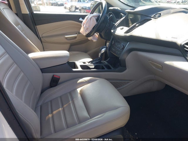 1FMCU9HD5KUC30511 Ford ESCAPE SEL