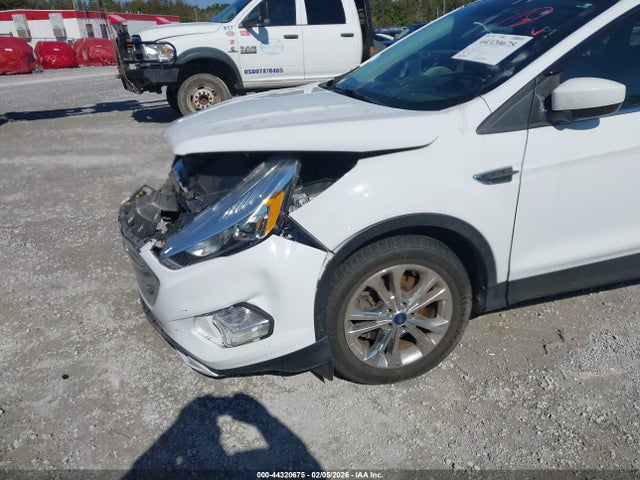 1FMCU9HD5KUC30511 Ford ESCAPE SEL