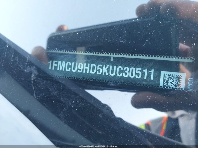 1FMCU9HD5KUC30511 Ford ESCAPE SEL
