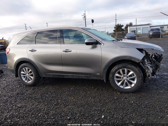 5XYPGDA51GG132037 KIA Sorento 3.3l Lx