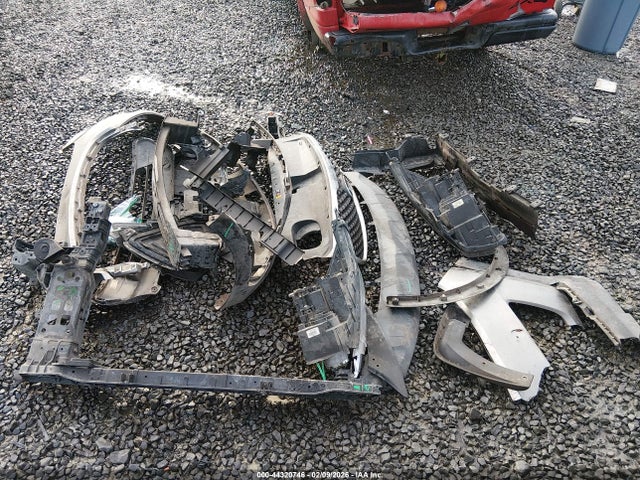 5XYPGDA51GG132037 KIA Sorento 3.3l Lx