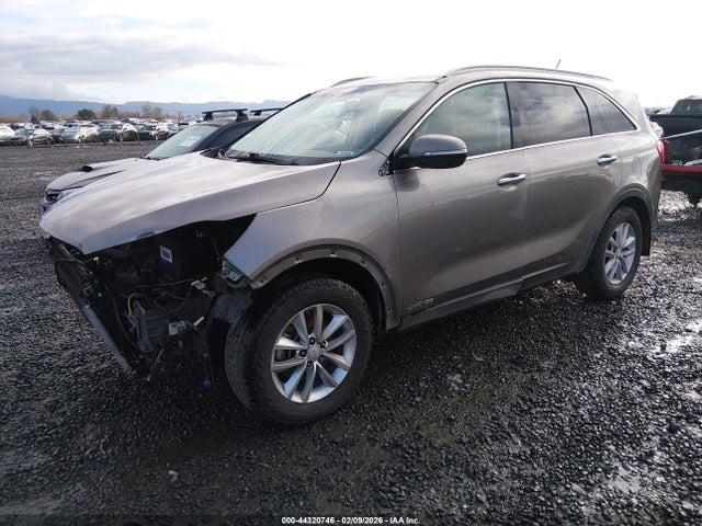 5XYPGDA51GG132037 KIA Sorento 3.3l Lx