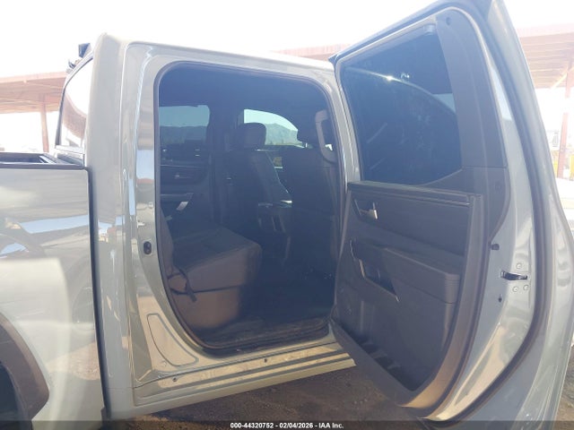 Toyota Tundra Sr5 2025 5TFLA5DB9SX289313 Image 8