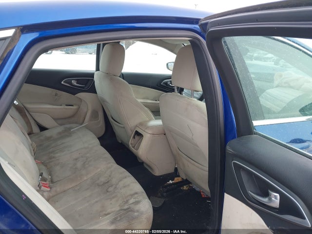 44320765 :رقم المزاد ، 1C3CCCAB2FN657176 vin ، 2015 Chrysler 200 Limited مزاد بيع