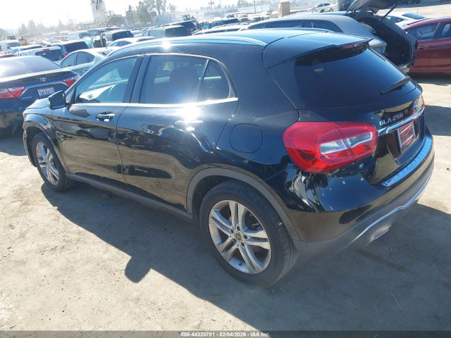 Mercedes-Benz GLA 250 2020 WDCTG4EB6LU024062 Image 3