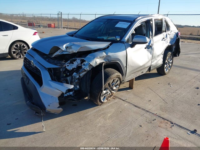 Продаж на аукціоні авто 2020 Toyota Rav4 Xle Premium, vin: 2T3C1RFV3LW090553, номер лоту: 44320814