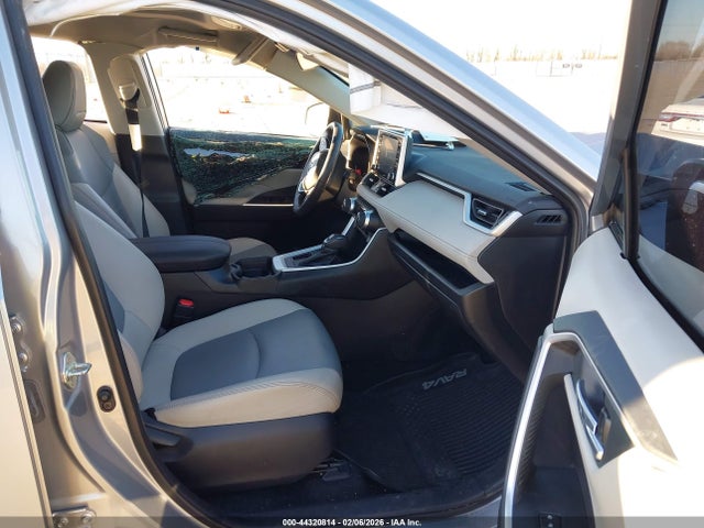 Продаж на аукціоні авто 2020 Toyota Rav4 Xle Premium, vin: 2T3C1RFV3LW090553, номер лоту: 44320814
