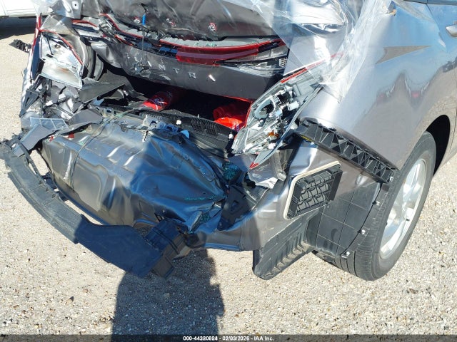 KMHLL4AG5PU549361 Hyundai ELANTRA SE