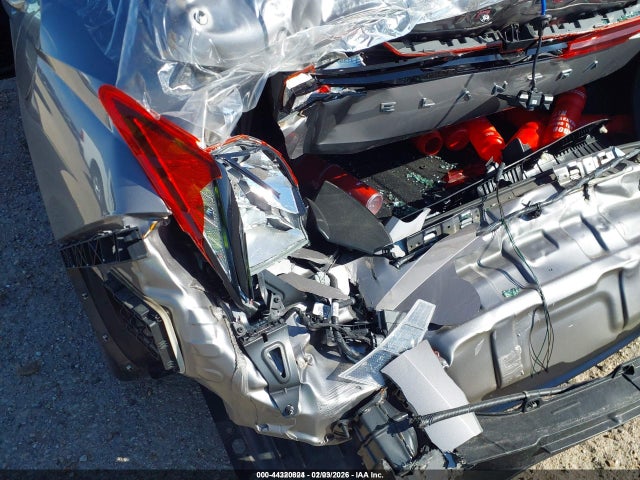 KMHLL4AG5PU549361 Hyundai ELANTRA SE