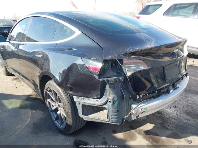 5YJ3E1EB3JF070769 Tesla Model 3 Long Range/performance