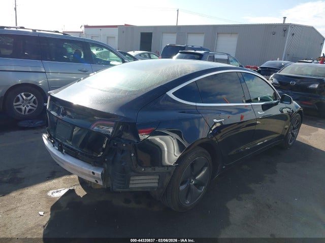 5YJ3E1EB3JF070769 Tesla Model 3 Long Range/performance