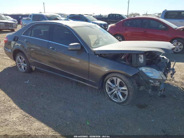 2010 MERCEDES-BENZ E 350 WDDHF5GB2AA211305