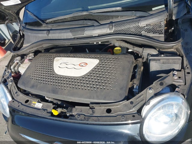 2015 FIAT 500E 3C3CFFGE3FT603363 Photo 9