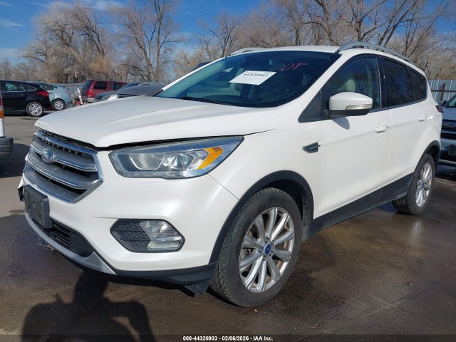 Ford Escape Titanium 2017 1FMCU9JD4HUC89956 Image 2