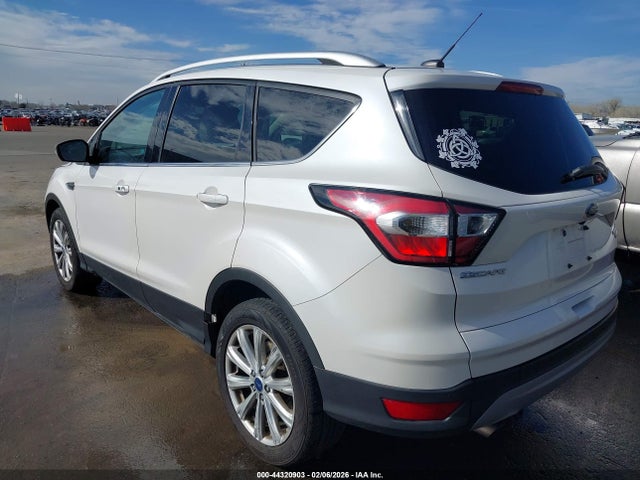 Ford Escape Titanium 2017 1FMCU9JD4HUC89956 Image 3