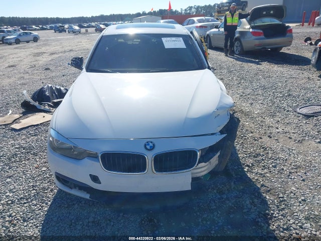 44320922 :رقم المزاد ، WBA8E9G51GNU27742 vin ، 2016 Bmw 328i مزاد بيع