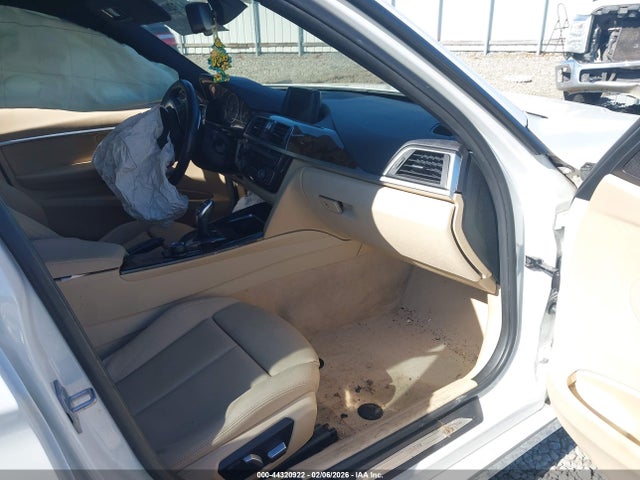 44320922 :رقم المزاد ، WBA8E9G51GNU27742 vin ، 2016 Bmw 328i مزاد بيع