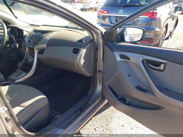 Продажа на аукционе авто 2013 Hyundai Elantra Gls, vin: 5NPDH4AE4DH390184, номер лота: 44320995