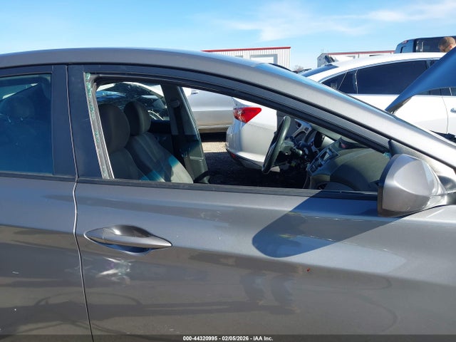 Продажа на аукционе авто 2013 Hyundai Elantra Gls, vin: 5NPDH4AE4DH390184, номер лота: 44320995