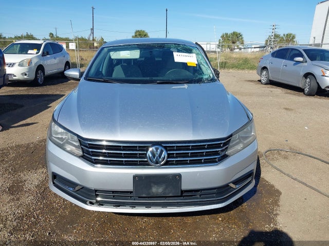Auction sale of the 2018 Volkswagen Passat 2.0t R-line/2.0t S, vin: 1VWAA7A33JC000915, lot number: 44320997