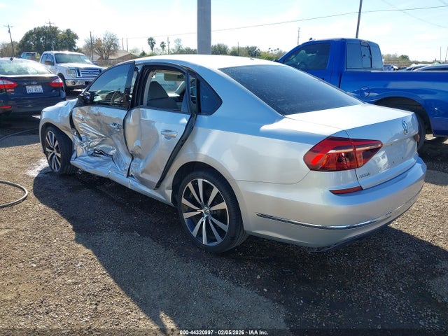 Auction sale of the 2018 Volkswagen Passat 2.0t R-line/2.0t S, vin: 1VWAA7A33JC000915, lot number: 44320997