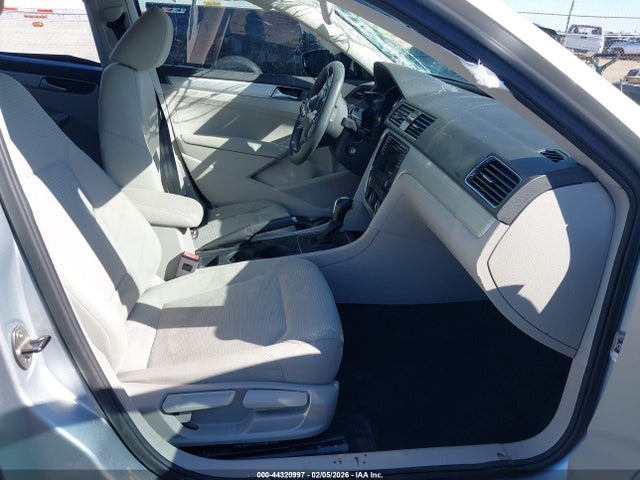 Auction sale of the 2018 Volkswagen Passat 2.0t R-line/2.0t S, vin: 1VWAA7A33JC000915, lot number: 44320997