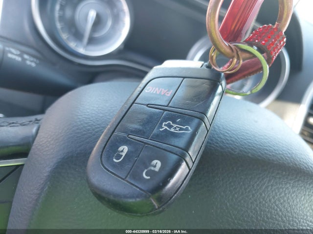 2C3CCAAG5GH161119 Chrysler 300 Limited