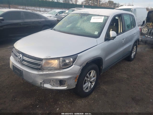2012 VOLKSWAGEN TIGUAN WVGAV7AX4CW529409 Photo 1