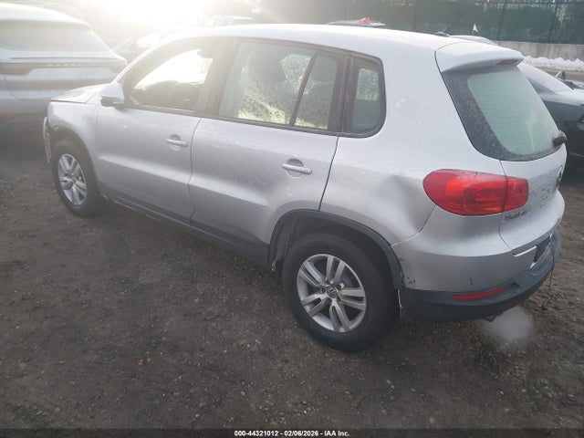 2012 VOLKSWAGEN TIGUAN WVGAV7AX4CW529409 Photo 2