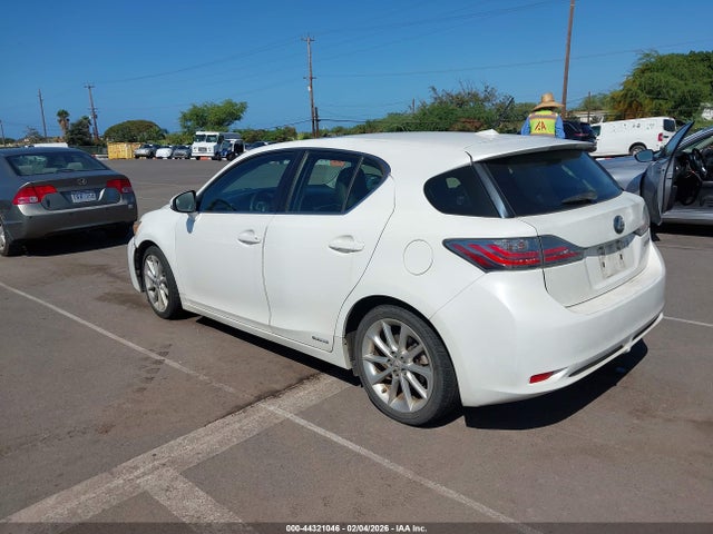 2013 LEXUS CT 200H JTHKD5BH6D2133318 Photo 2