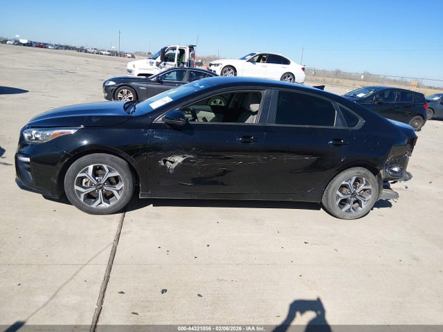 44321056 :رقم المزاد ، 3KPF24AD4KE137045 vin ، 2019 Kia Forte Lxs مزاد بيع