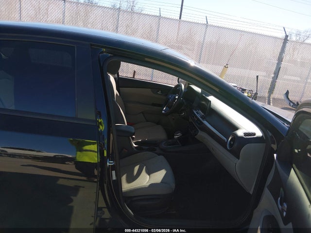 44321056 :رقم المزاد ، 3KPF24AD4KE137045 vin ، 2019 Kia Forte Lxs مزاد بيع