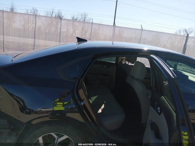 44321056 :رقم المزاد ، 3KPF24AD4KE137045 vin ، 2019 Kia Forte Lxs مزاد بيع
