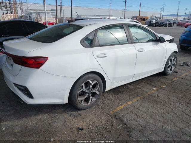 3KPF24AD1KE038943 KIA Forte Lxs