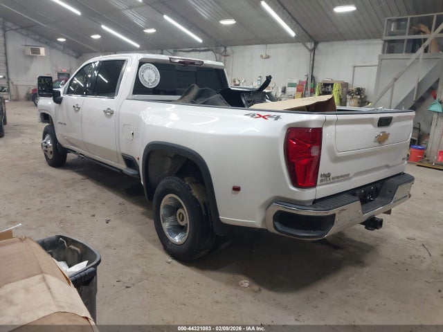 2022 CHEVROLET SILVERADO 3500HD 1GC4YUEY4NF246778 Photo 2