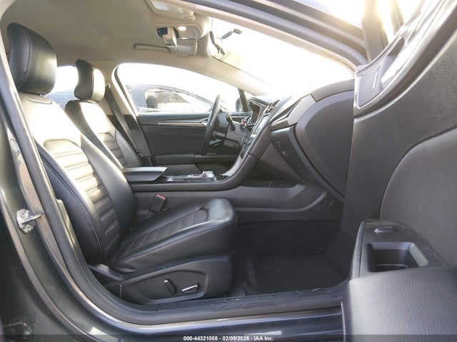 3FA6P0HD0HR312947 Ford FUSION SE