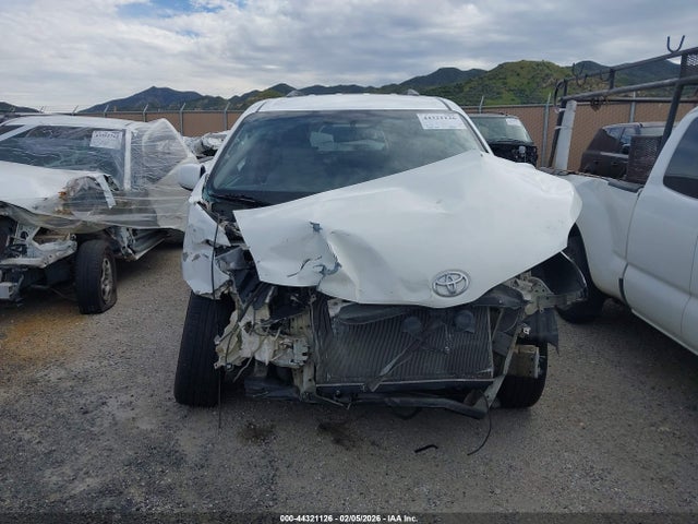 5TDKK3DC3FS580956 Toyota Sienna Le 8 Passenger