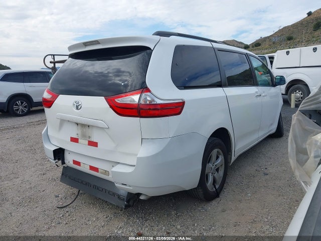 5TDKK3DC3FS580956 Toyota Sienna Le 8 Passenger